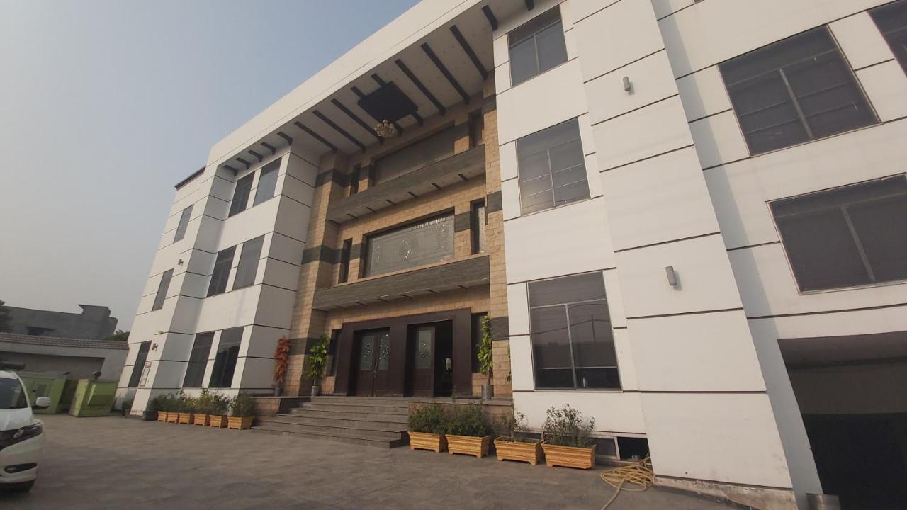 Royaute Luxury Hotel Sialkot Exterior foto
